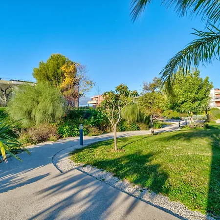 Appartement Superbe 2 Pièces - Piscine Et Garage *