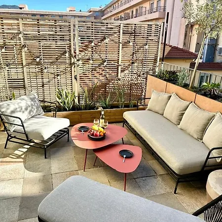 L'ame De - Terrasse Doree Sur Place Massena Apartment *