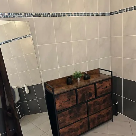 50m2 - Furnished - 1 Bedroom - Terrace - Parking - Tram 5 Min
