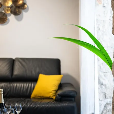 Maison Cozy Au Port De Vieux-nice Apartment