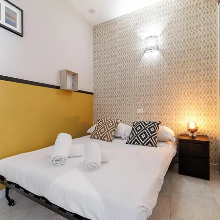Massena Street - Quiet 2 Bdr & Balcony * Nice
