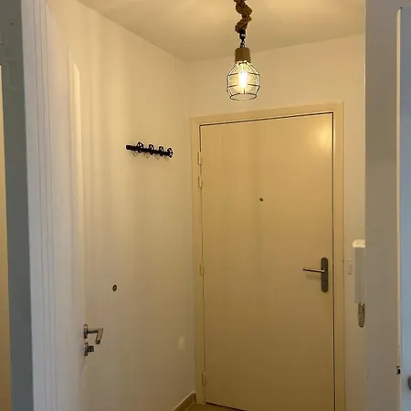 50m2 - Furnished - 1 Bedroom - Terrace - Parking - Tram 5 Min Apartment