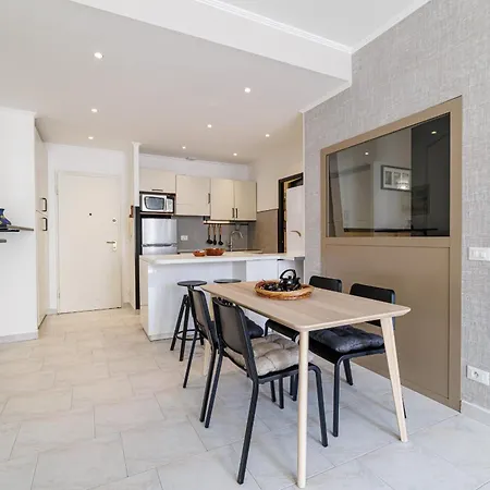 Apartment Massena Street - Quiet 2 Bdr & Balcony