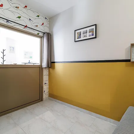 Massena Street - Quiet 2 Bdr & Balcony Apartment