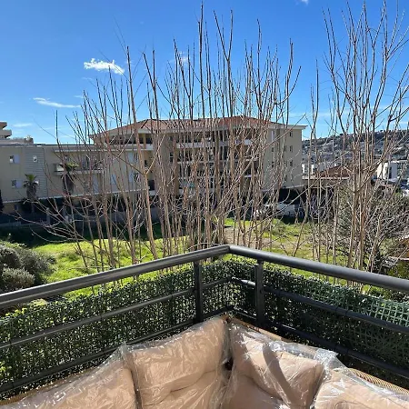 50m2 - Furnished - 1 Bedroom - Terrace - Parking - Tram 5 Min *