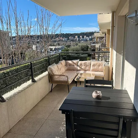 50m2 - Furnished - 1 Bedroom - Terrace - Parking - Tram 5 Min