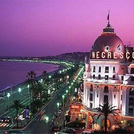 Center Nice, 10min Beach, Parking, Terrace, Direct Tram Apartment Nice