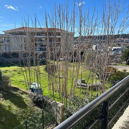 Apartment 50m2 - Furnished - 1 Bedroom - Terrace - Parking - Tram 5 Min