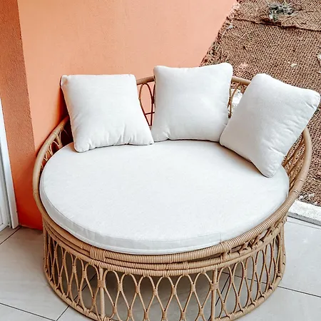 Apartment Aya - Renovated Air-conditioned Duplex With Garden