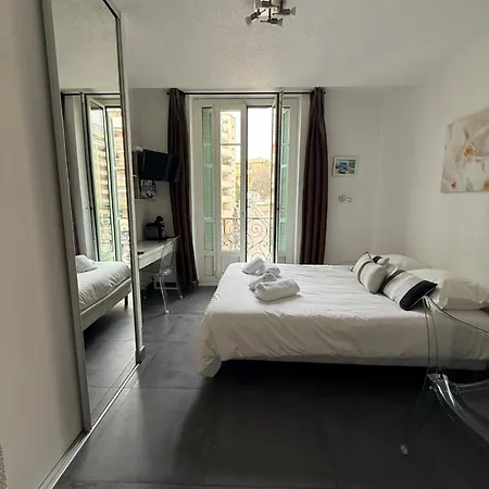 Appartement Avec Balcon- - Tram - Aéroport Nice