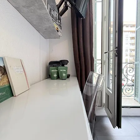 Appartement Avec Balcon- - Tram - Aéroport Nice
