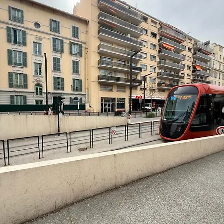 Appartement Avec Balcon- - Tram - Aéroport
