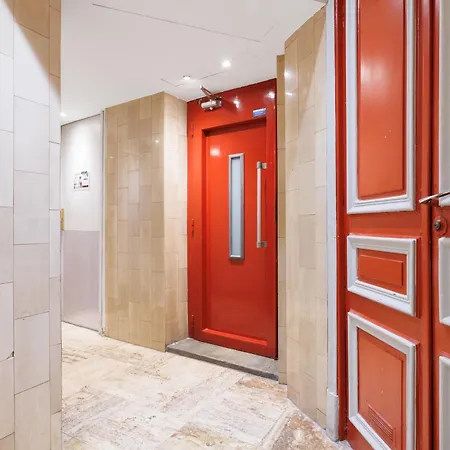Renting - Grimaldi - Golden Square Location Fully Equiped Apartment