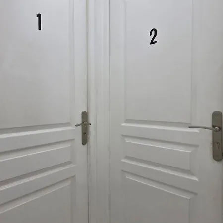 Compact & Charmant, à 2 Min De La Apartment Nice
