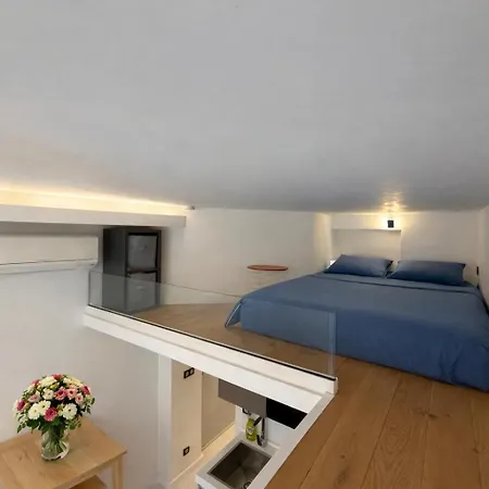 A Louer Au Coeur Du Carre D Or A Nice, Rue Dalpozzo A 150 Metres Des Plages Apartment Nice