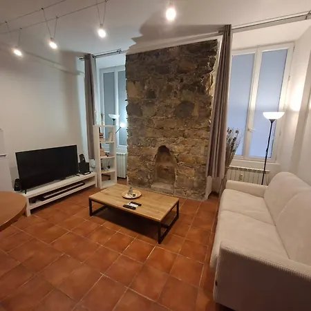 Carre D 'or - 5 Minutes De La Apartment