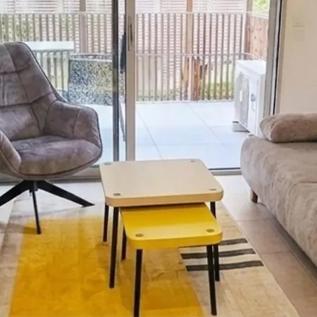Cosy Dans Un Ecrin De Verdure -nice Appartement *