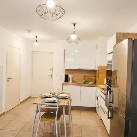 Appartement Cosy Dans Un Ecrin De Verdure -nice *