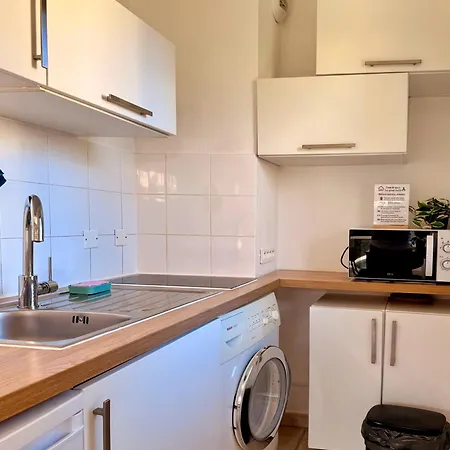 Apartment Near Tramway, & Airport - Air Conditioning & Free Wifi Nice