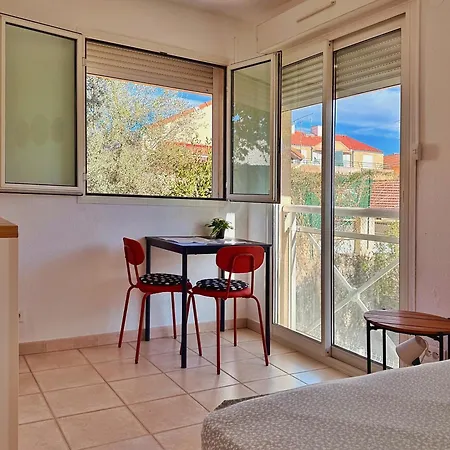Apartment Near Tramway, & Airport - Air Conditioning & Free Wifi