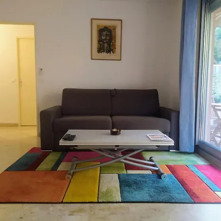 Apartment Secret Garden, Ideal For 2,large Terrace Nice