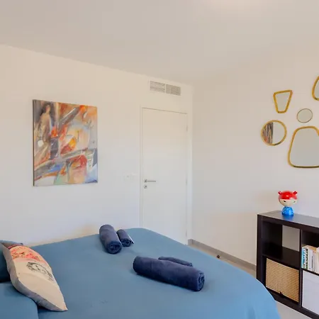Apartment Hill A Terrasse 130m2, Vue Panoramique, Piscine, Parking Prive, Climatisation, Wifi Nice
