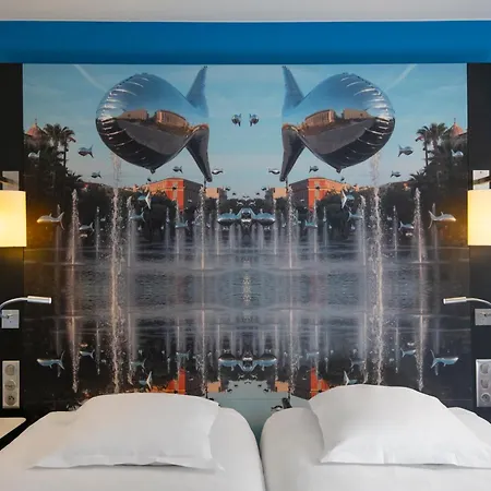 Mercure Centre Notre Dame Hotel 4*