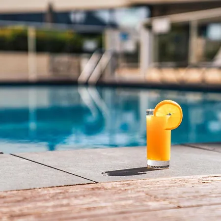 Ibis Styles Aeroport Arenas Hotel 3*