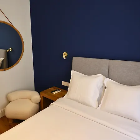 Hotel De La Mer 2*