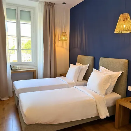 De La Mer Hotel