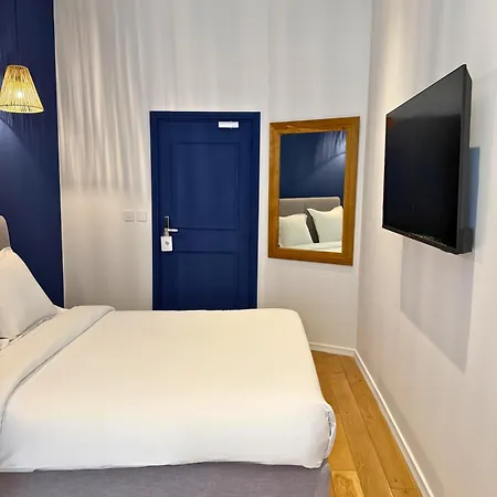 Hotel De La Mer 2*