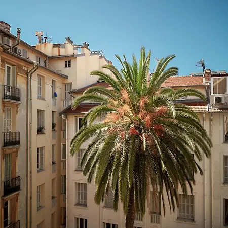 2 Climatisées Au Carré D Or à 5 Min Des Plages Et De La Promenade Des Dans Un Environnement Calme Appartement *