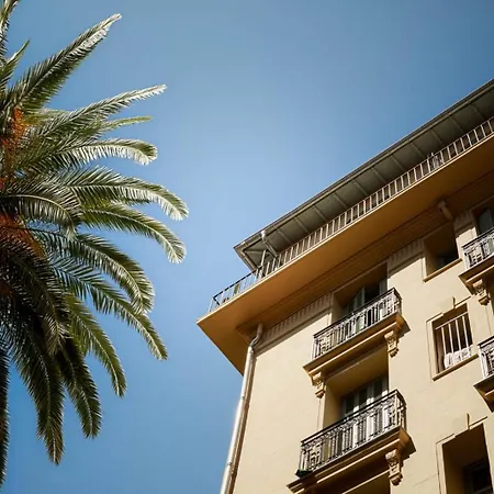 Appartement 2 Climatisées Au Carré D Or à 5 Min Des Plages Et De La Promenade Des Dans Un Environnement Calme