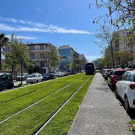 Appartement Beau à 50m De La Nice