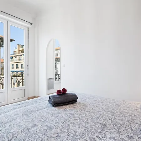 Renting - Notre Dame - Cosy Loft Perfect View On The Roofs * Nice