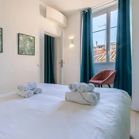 06a3 - Lovely In The Heart Of Old Appartement