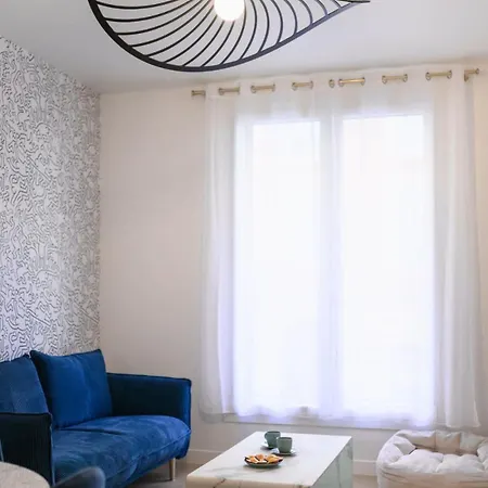 Le Walesa, Magnifique 3p, Spacieux Et Renove, Port De Apartment