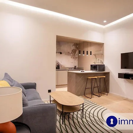 Air-conditioned In Old Appartement