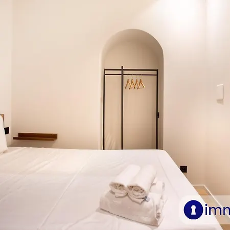 Air-conditioned In Old Appartement Nice