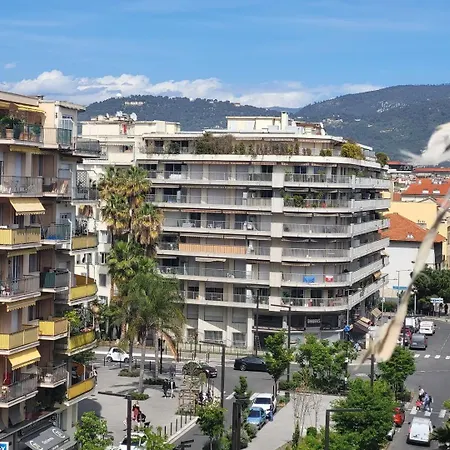 Valery Close To Prom Des Ideal For 2 Ac Apartment Nice