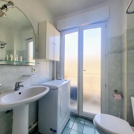 Valery Close To Prom Des Ideal For 2 Ac Apartment Nice