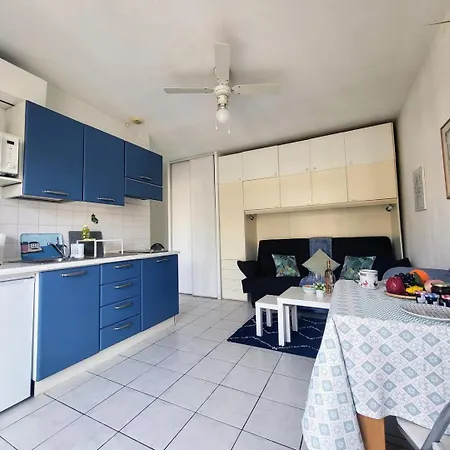 Valery Close To Prom Des Ideal For 2 Ac Apartment Nice