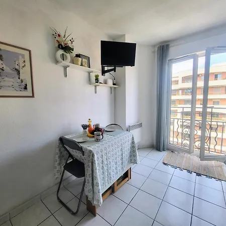 Valery Close To Prom Des Ideal For 2 Ac Nice