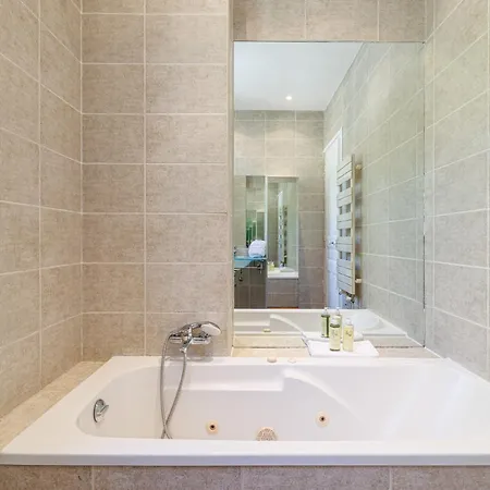 Open View Terrace - Wide 2 Bdr Quiet Area Appartement