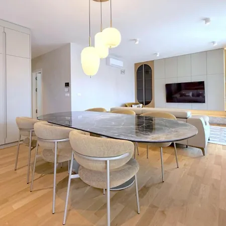 Ideal Pour Les Tobias Holiday home Nice