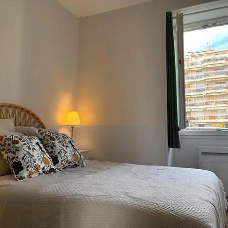 Apartment Cosy Proche Tramway - Liberation *