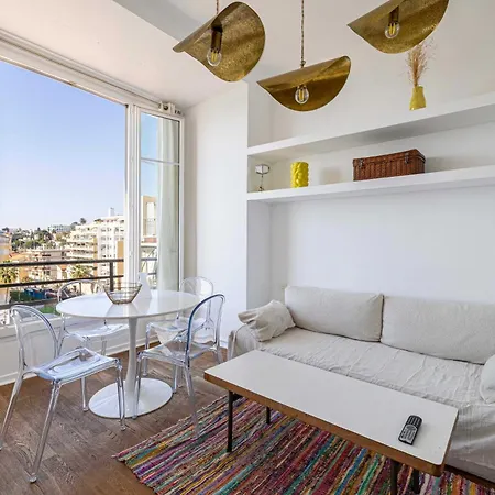 Fair-conditioned Seafront - Apartment *