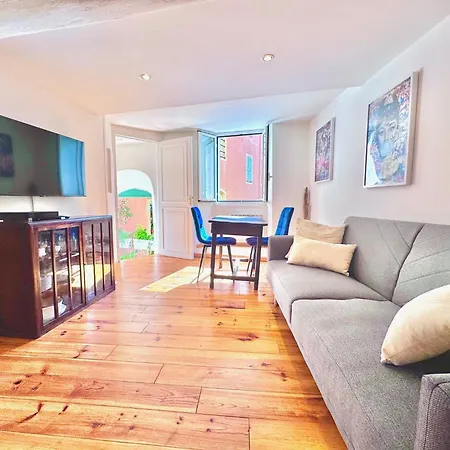 A Ot Cocon Du Senat 2 - Old Town Promenade Des Ang Apartment *