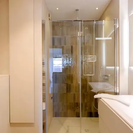 Appartement De Luxe En Première Ligne Avec Vue Sur