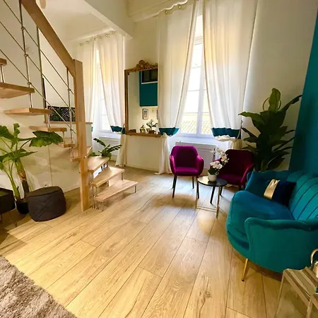 Charming Spacious Duplex Vieux Nice, 6 People *
